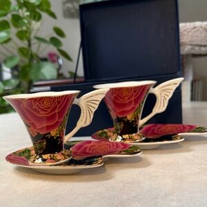 Adeline Rose Pattern Teacup Set - Red and Black